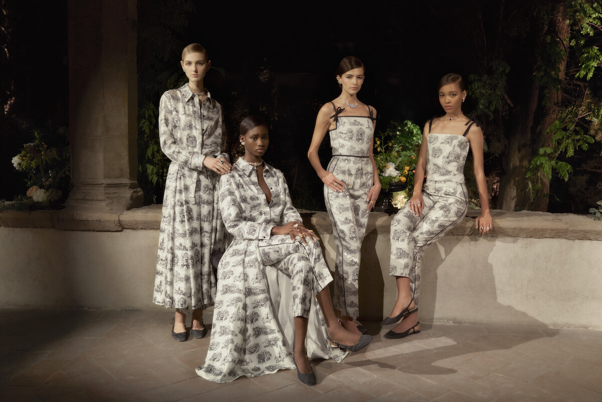 ディオールの新作ハイジュエリー、幻想の森に動物たちが遊ぶ