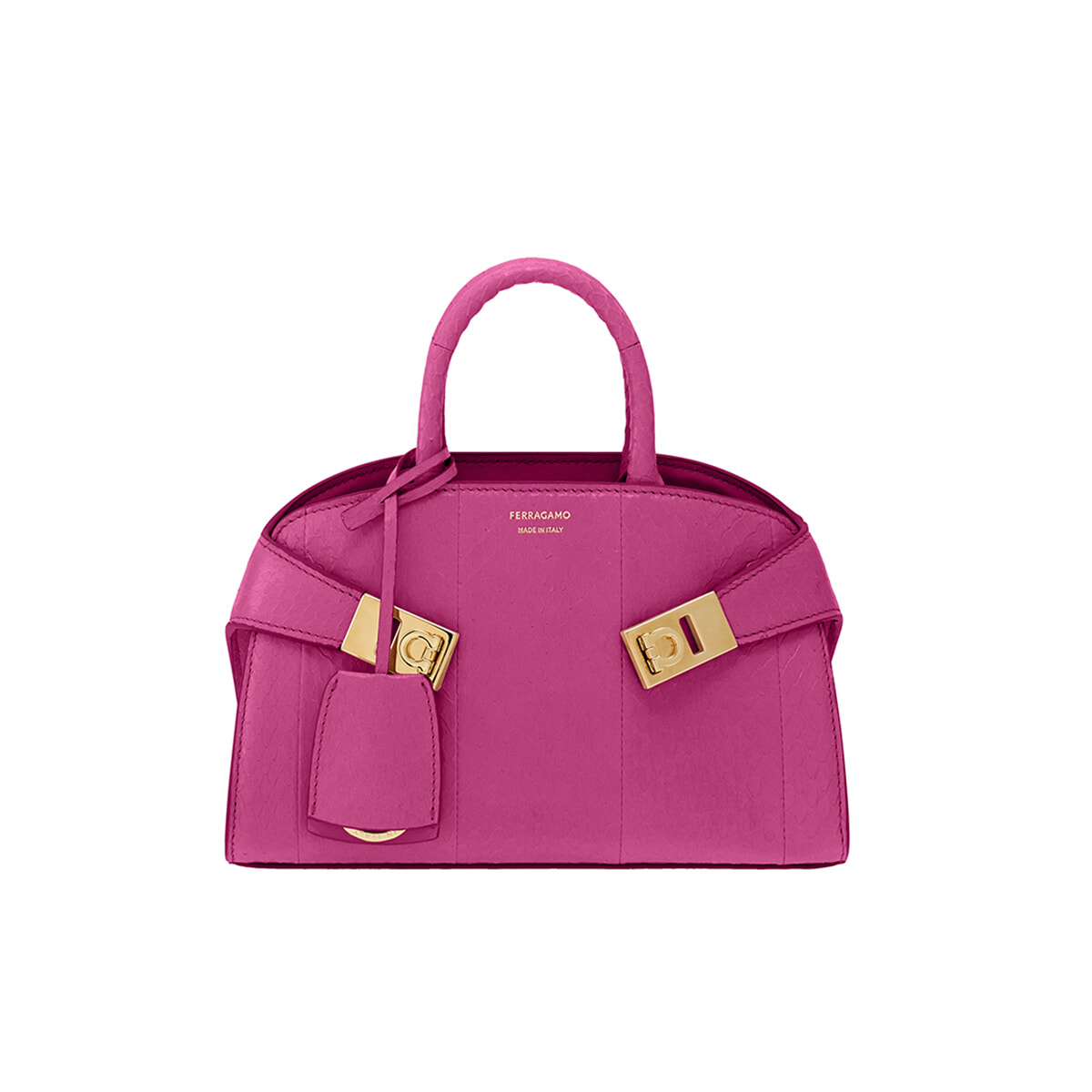 フェラガモ】新作バッグをひと足早くゲットしてスタイリングを