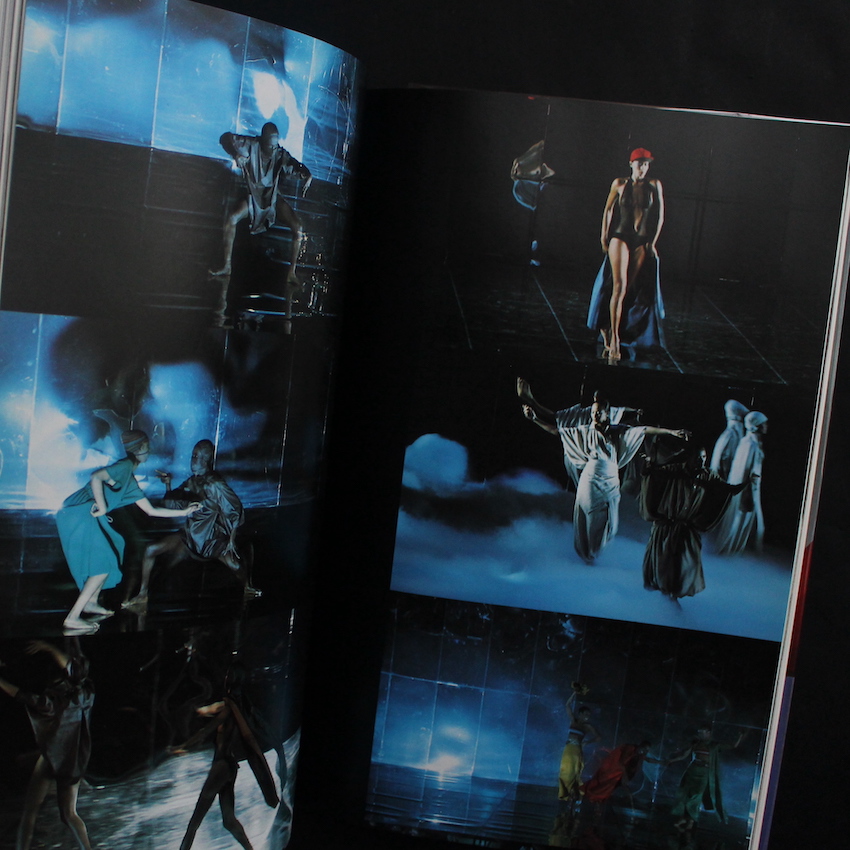 Issey Miyake East Meets West 三宅一生の発想と展開（Nineth Edition