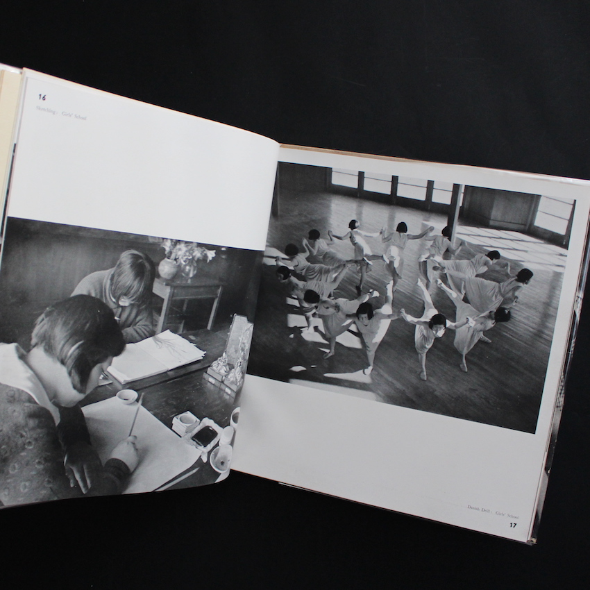 Japan Through A Leica（First Edition） - 木村 伊兵衛 / Ihei Kimura