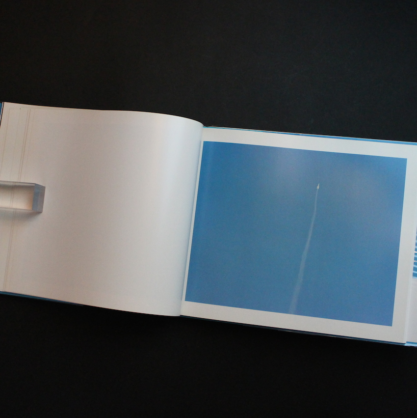 この星 / The Planet - 野口 里佳 / Rika Noguchi