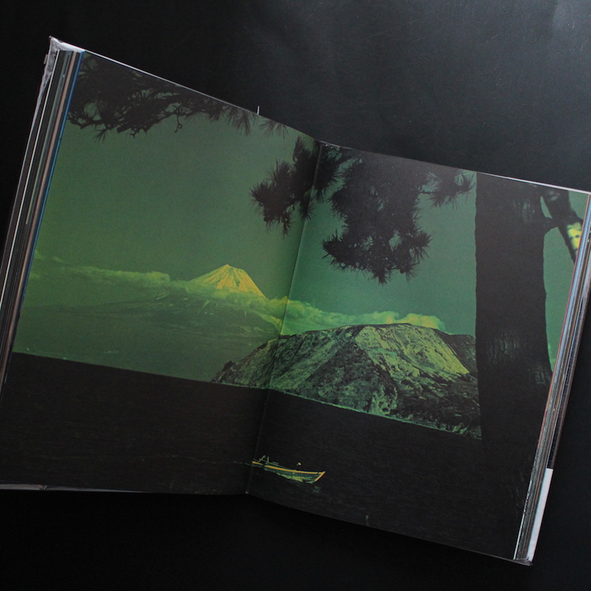 晴れた日 / A Fine Day（Second Printing, Signed） - 篠山 紀信