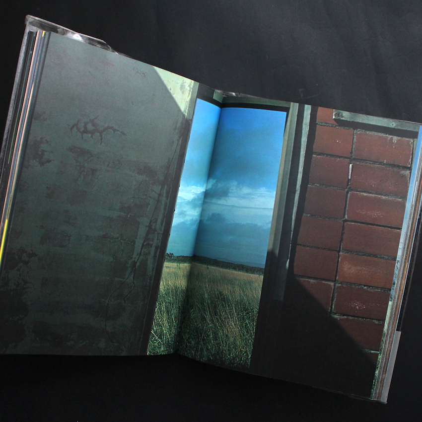 晴れた日 / A Fine Day（With Shipping Box） - 篠山 紀信 / Kishin