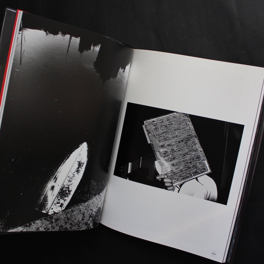 世界劇場 / The Globe Theater（Signed） - 川田 喜久治 / Kikuji Kawada