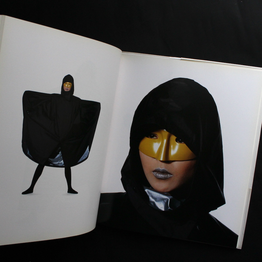 ISSEY MIYAKE BY IRVING PENN 世界で3000冊限定レア ISSEY MIYAKE BY