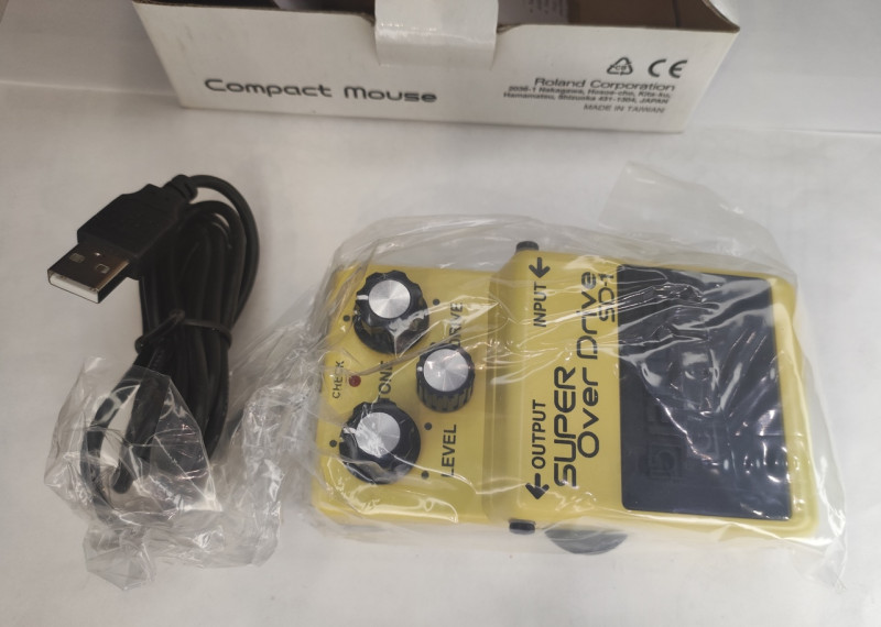 BOSS Compact Mouse RAM-4845 мышка в виде педали BOSS SD-1 SUPER