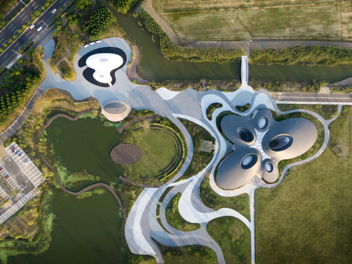 都市と農村をつなぐ自由曲面の建築群、Z-ONEアーキテクツが中国に設計
