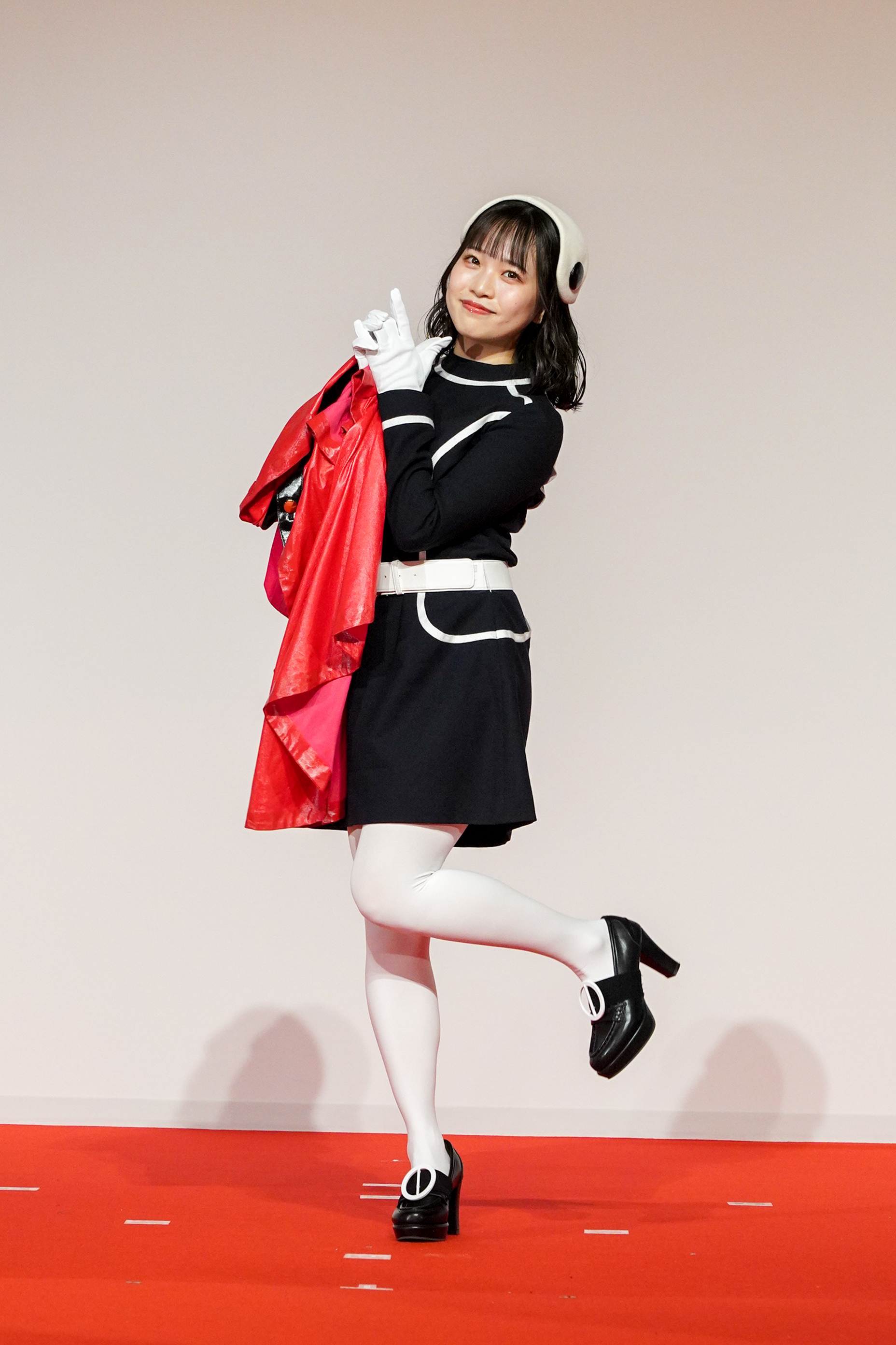 EXPO'70パビリオン別館で岡本太郎「黄金の顔」が30年ぶり復元! NMB48も