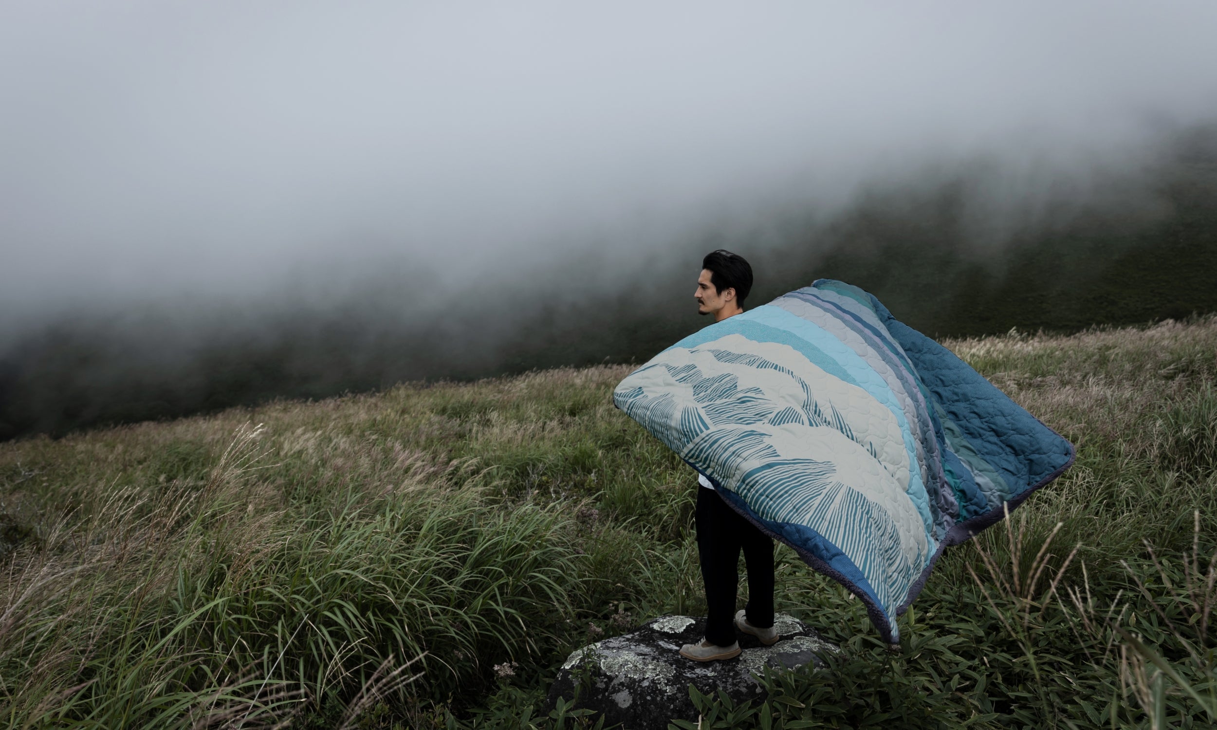 NEW6層】魔法瓶ブランケットLUGH EDGE / Sサイズ