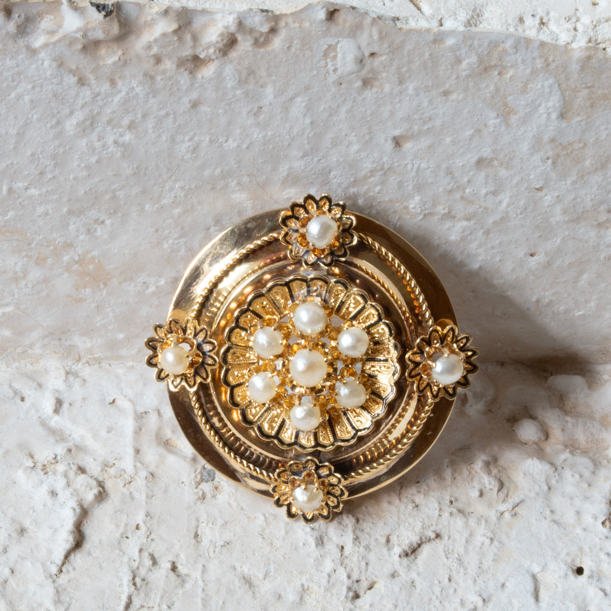 アンティーク ゴールドラウンドブローチ(天然真珠)