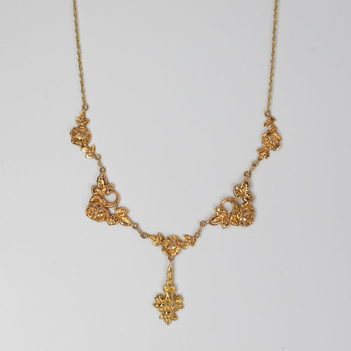 アールヌーボー 薔薇のゴールドネックレス（ガーランド）