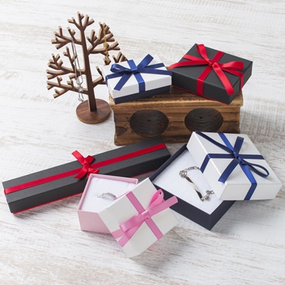 ジュエリー用 リボン付きフェザー（カブセ型）BOX【7343REP】（1セット