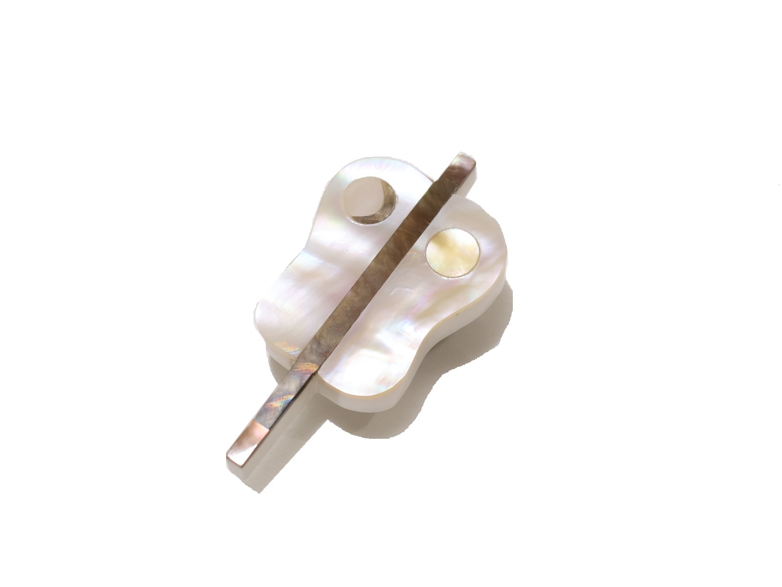 シェル帯留め「軍配」 | 帯締め,帯留め | 新宿津田家オンラインショップ