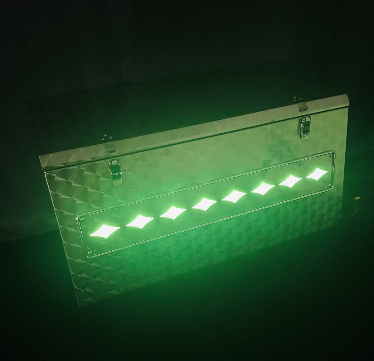 ステンレス製 工具箱 (Bタイプ) 900サイズ 鱗柄 菱アンドン LEDライト