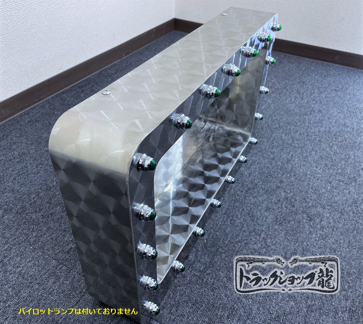 ステンレス 大型 パイロットナンバー枠 鱗柄 奥行100mm 角R仕様