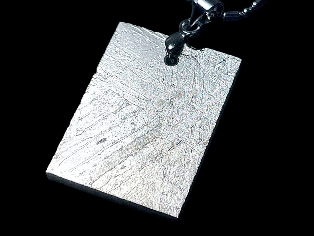 ギベオン隕石 (8.4g) ペンダントトップ / Gibeon Meteorite