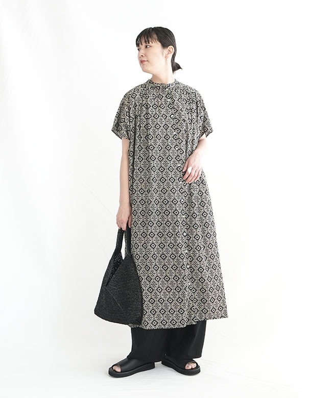 37-0270X]Brocante(ブロカント) インドプリント フロンセワンピース