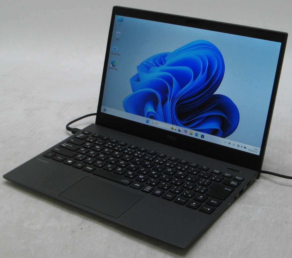 A3-2017/NEC VersaPro PC-VKV18GZG9 Webカメラ Core i7 第10世代 SSD