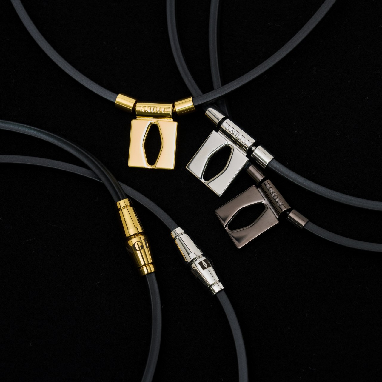 ANGLE（アングル）磁気ネックレス【7倍の磁力で筋肉の深層に届いて効く