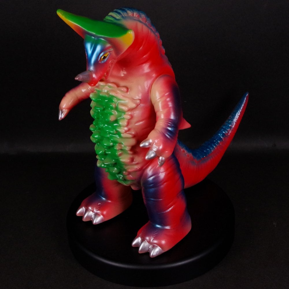 ソフビ/ブルマァク BULLMARK/ウルトラマン/ゴモラ/レトロカラー｜墓場