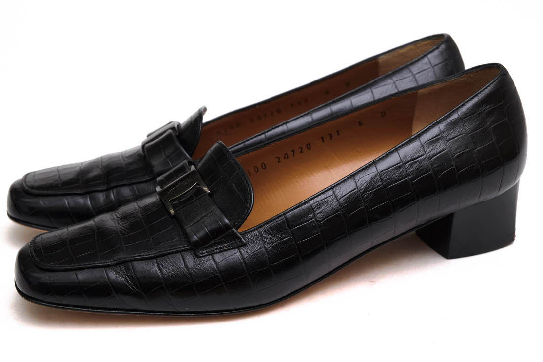 Salvatore Ferragamo EE-21 A069 / フェラガモ ガンチーニ金具 牛革