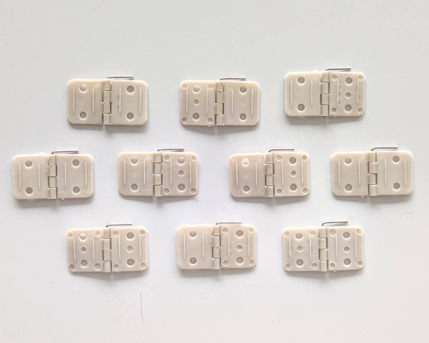 ヒロボー HIROBO パーツ 【0004-059】 PS ナイロンピンヒンジ 【最終