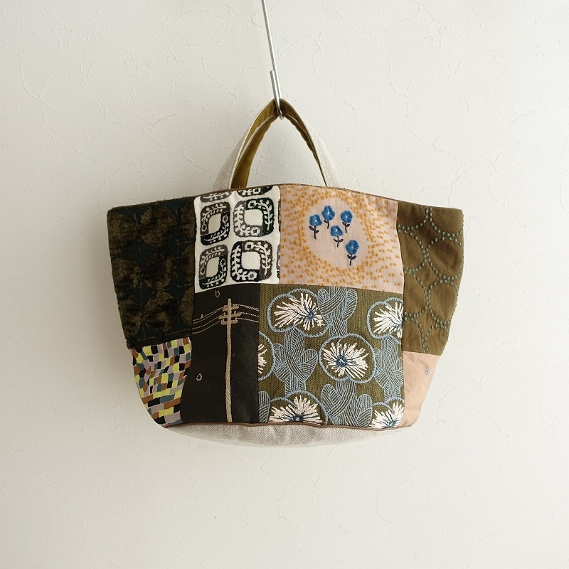 ミナペルホネン ファスナー楕円トートバックキーリング付き forest