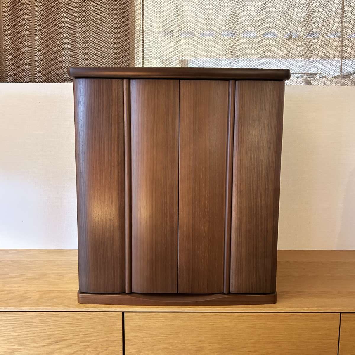 おしゃれで小さい仏壇】コンパクト上置タイプ（ウォールナット×タモ