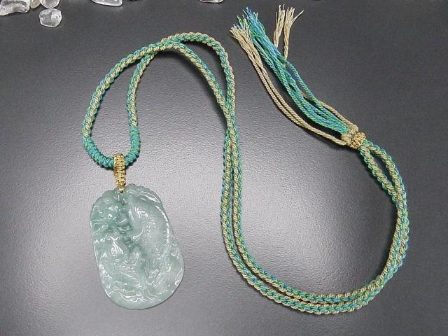ひすいジェダイト鯉精工彫刻木綿紐ネックレス天然石ミャンマー産本翡翠