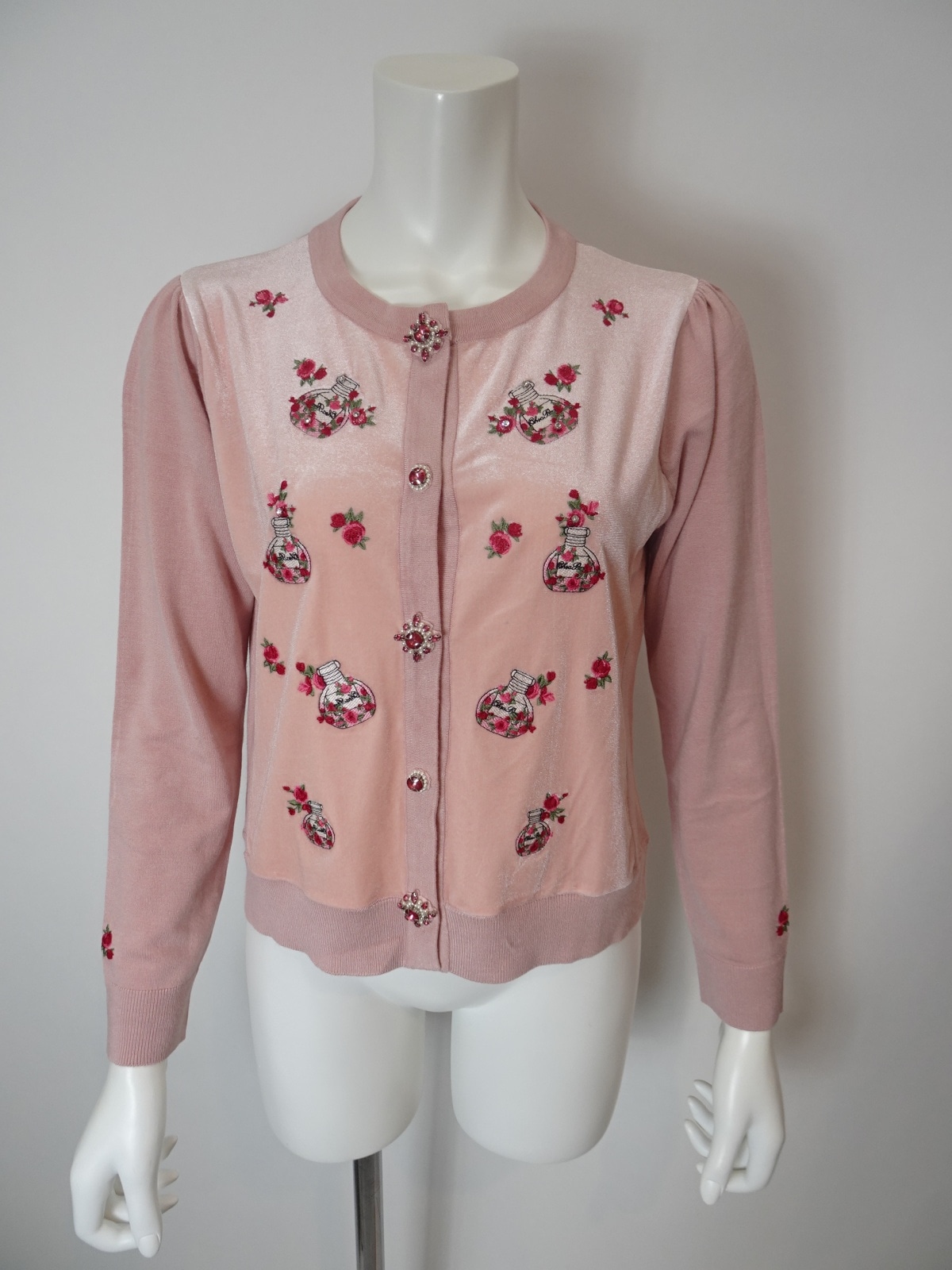 2025年秋冬 香水瓶刺しゅう ベロア素材×ニットカーディガン 2521015