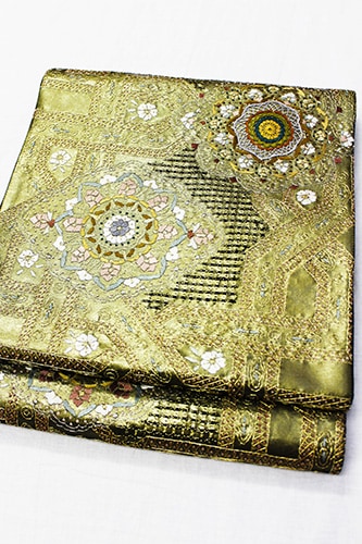 上品に華やぐ【蘇州刺繍】 大人気モチーフ【貝合わせ】 袋帯と同格の