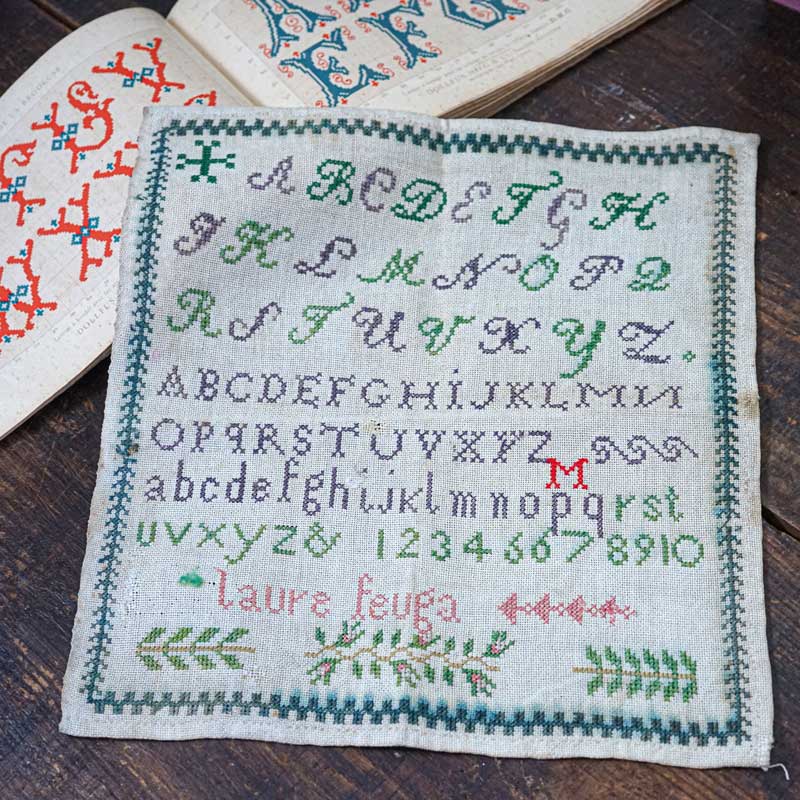 フランス アンティーク 赤糸&白糸 サンプラー 刺繍 ガラス入り 額入り