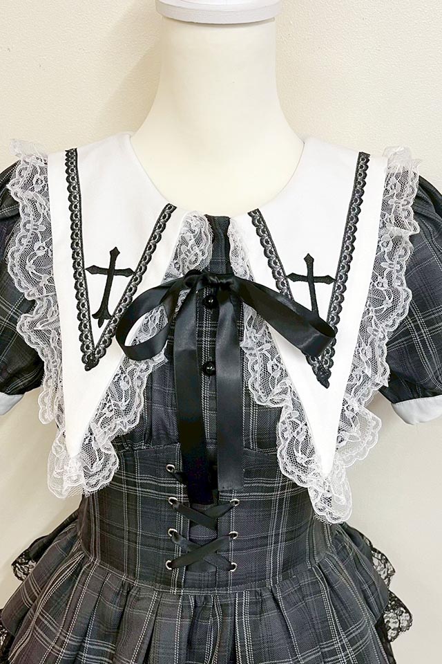 新作 フリルが主役のフラップファスナー付トート アレキサンダー