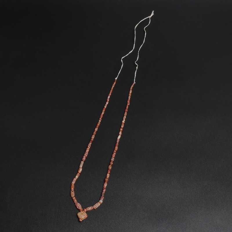 エッジドカーネリアン・古代ビーズ｜マライカ公式通販