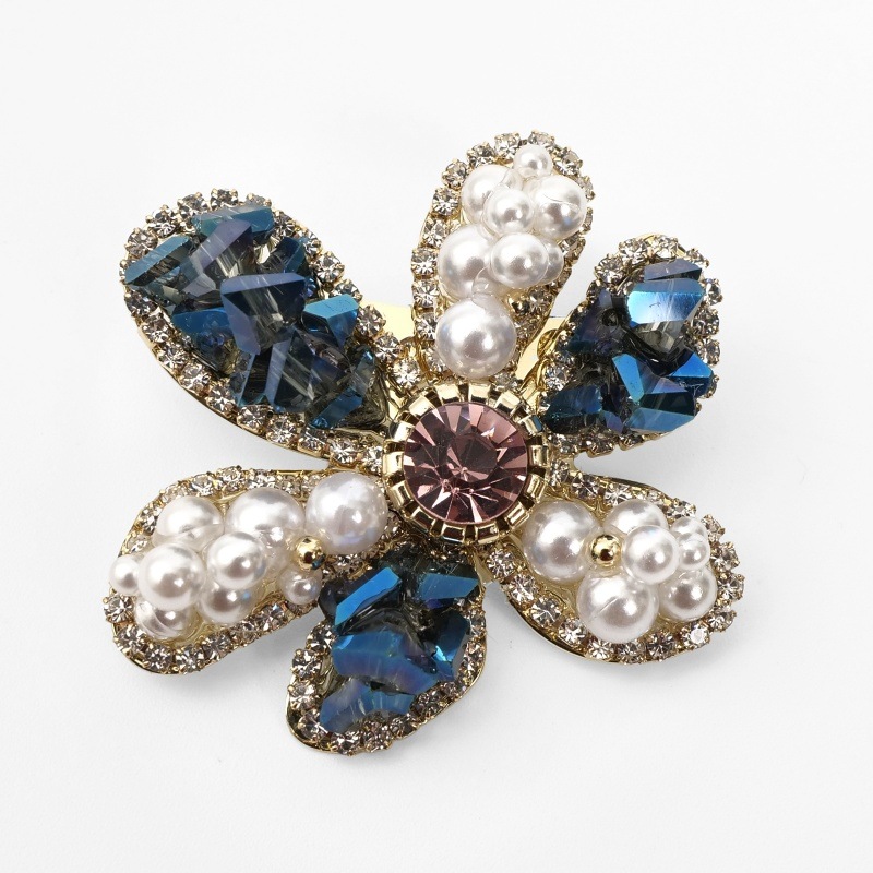 フラワービジューブローチ【メール便可】｜マライカ公式通販