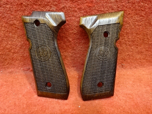 MULE マルイM9A1用 木製チェッカーグリップ ベレッタ刻印付き ガス