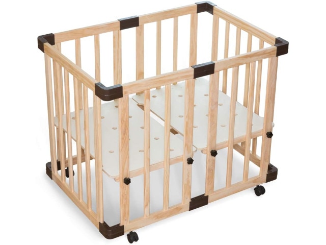 ミニサイズ ベビーベッド 0～2才 RiZKiZ 木製 床板60×90cm 組立式 扉