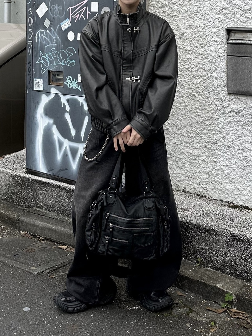 大阪店WEB限定受注制【Chikashitsu +】leather studs shoulder bag