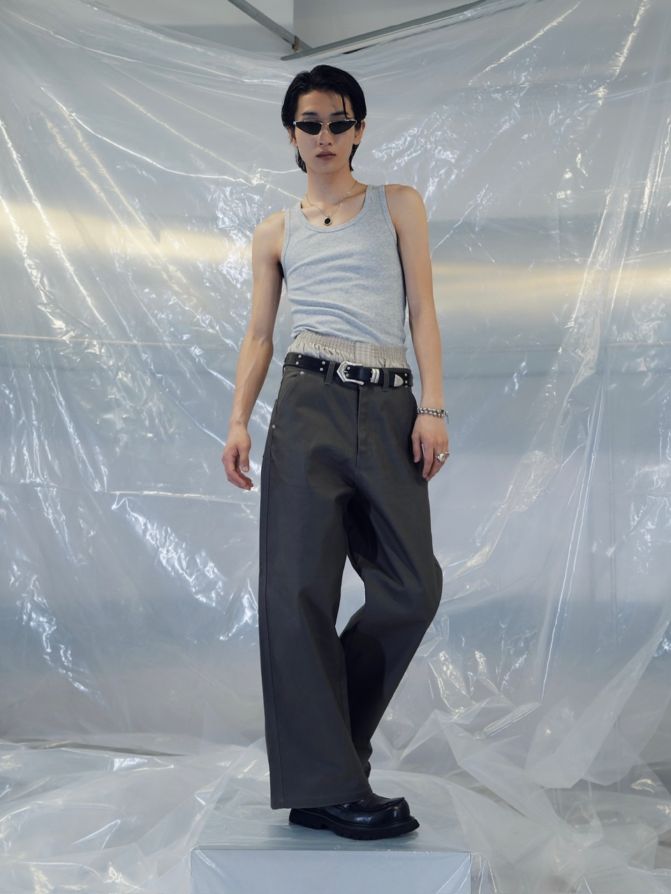 CS】COATED WIDE DENIM PANTS (CHARCOAL) | OUR BRAND,Chikashitsu +