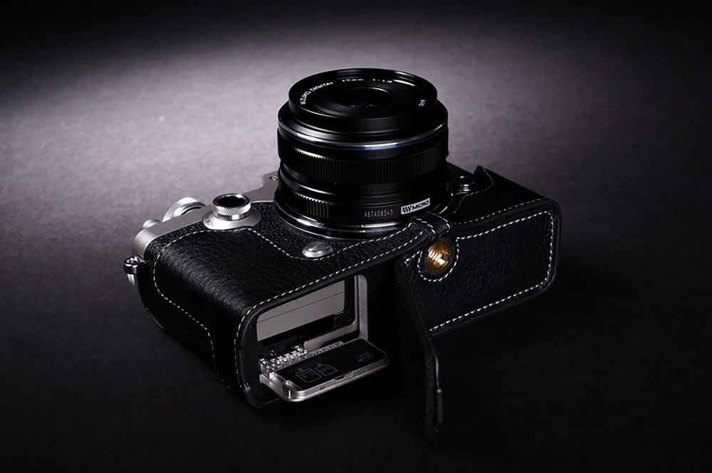 TP Original OLYMPUS PEN-F用 ボディーハーフケース ブラック