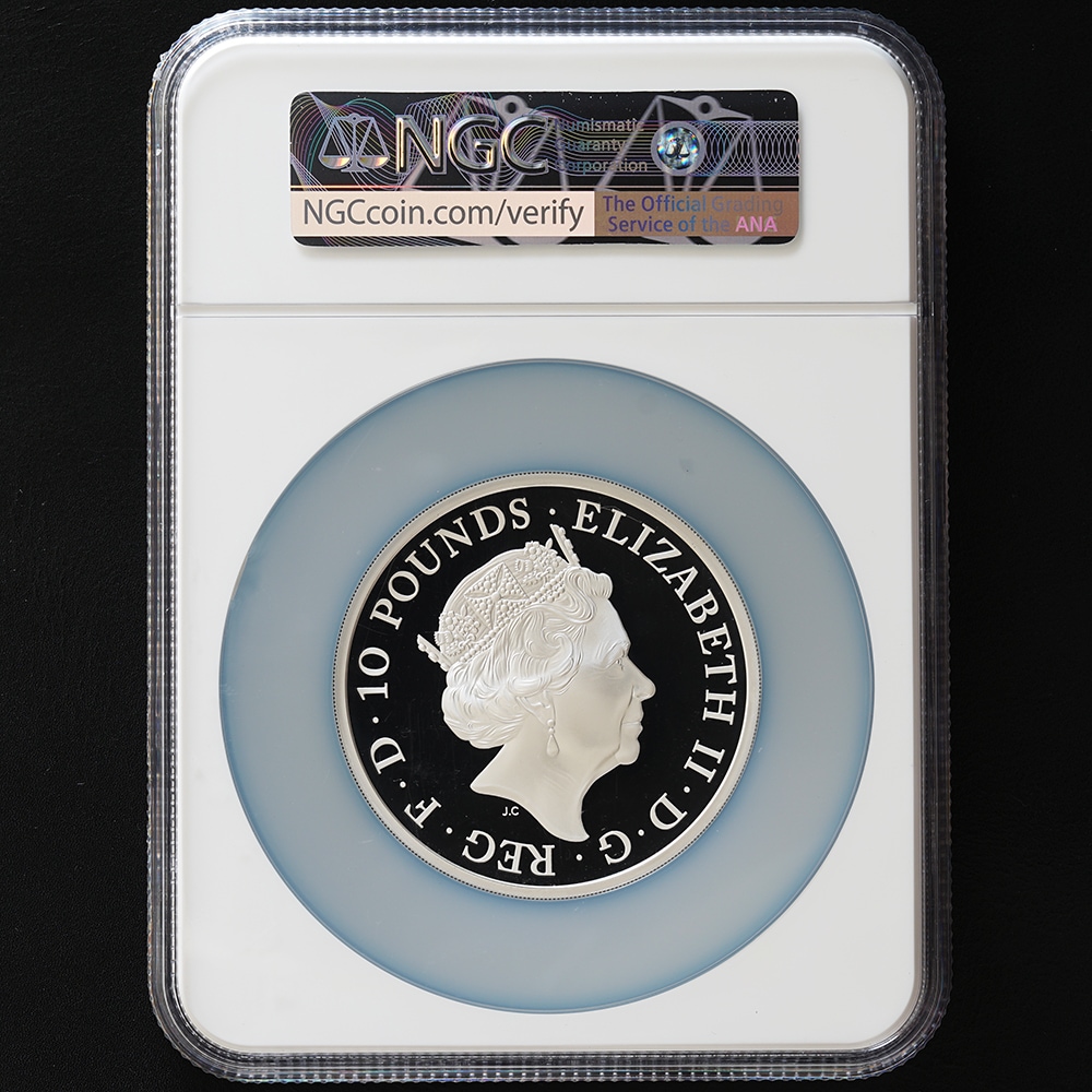 最高鑑定】2018年 イギリス エリザベス女王 サファイアコロー