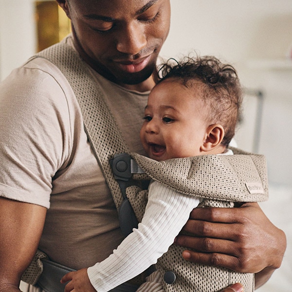 BabyBjorn ベビービョルン ベビーキャリア MINI Air / グレーベージュ