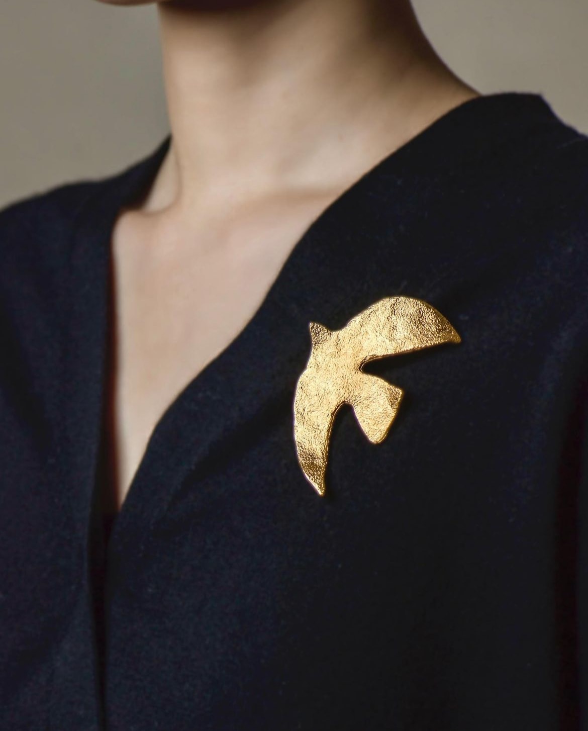 ラ・コロンブ(鳩) ブローチ ゴールド M