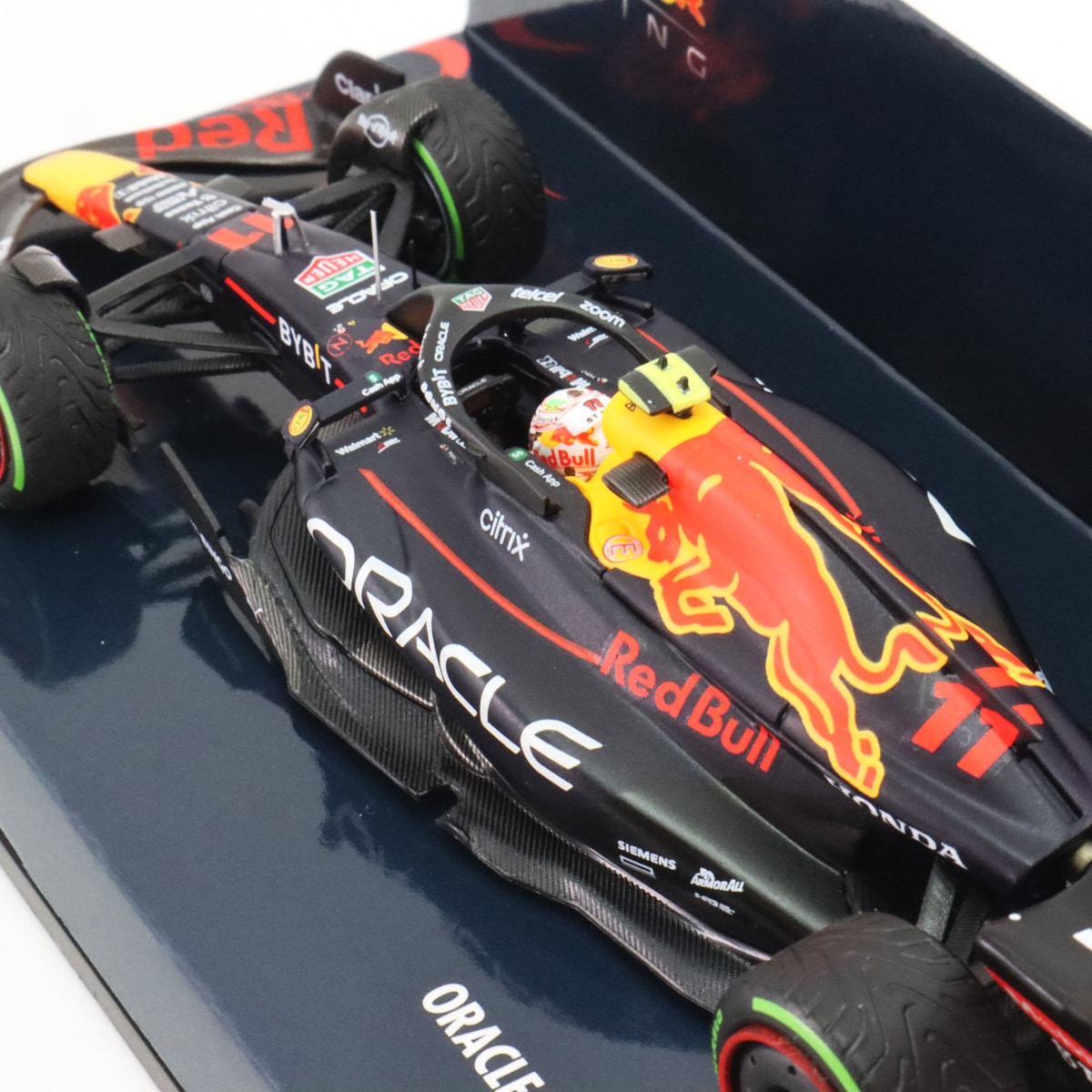 ミニチャンプス 1/43 オラクル レッドブル レーシング RB18 2022年
