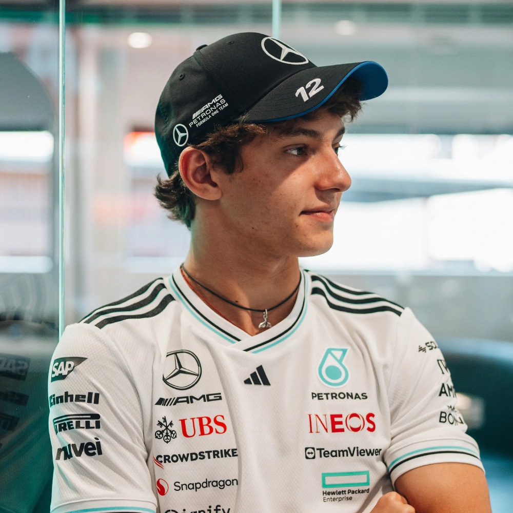 2025 メルセデス AMG ペトロナス F1チーム キミ アントネッリ ベース