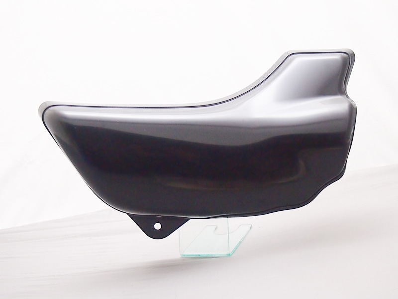 ゼファー1100 Z2タイプスチールタンク用サイドカバー(右)ABS【残り