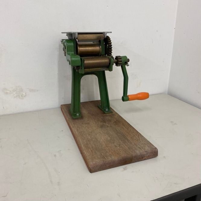 中古】 A09028 小野式製麺機1型 小野機械製造所 卓上型 手動式製麺機