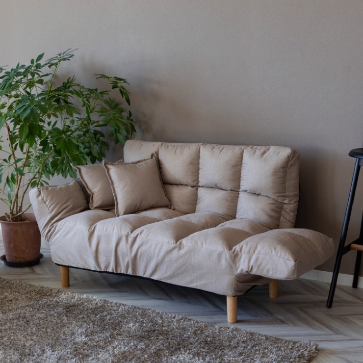 クッション＆ポケット付き！4段階のリクライニングソファ