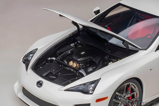 新品 78850 オートアート 1/18 レクサス LFA （ホワイテスト・ホワイト