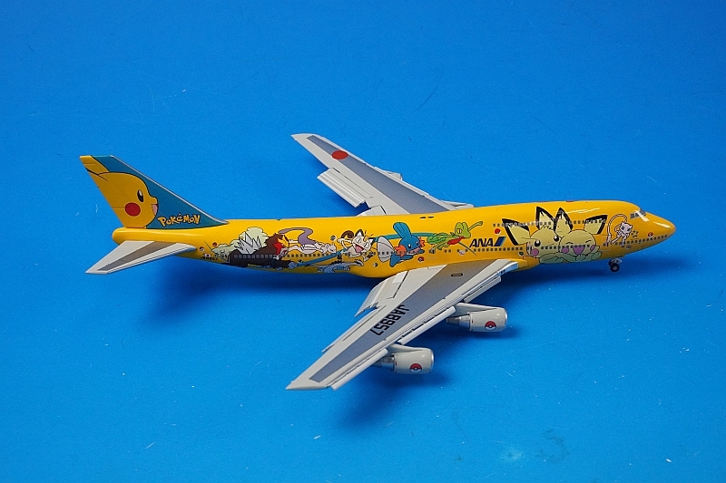 1/400 B747-400 ANA ポケモン ピカチュウジャンボ フラップダウン